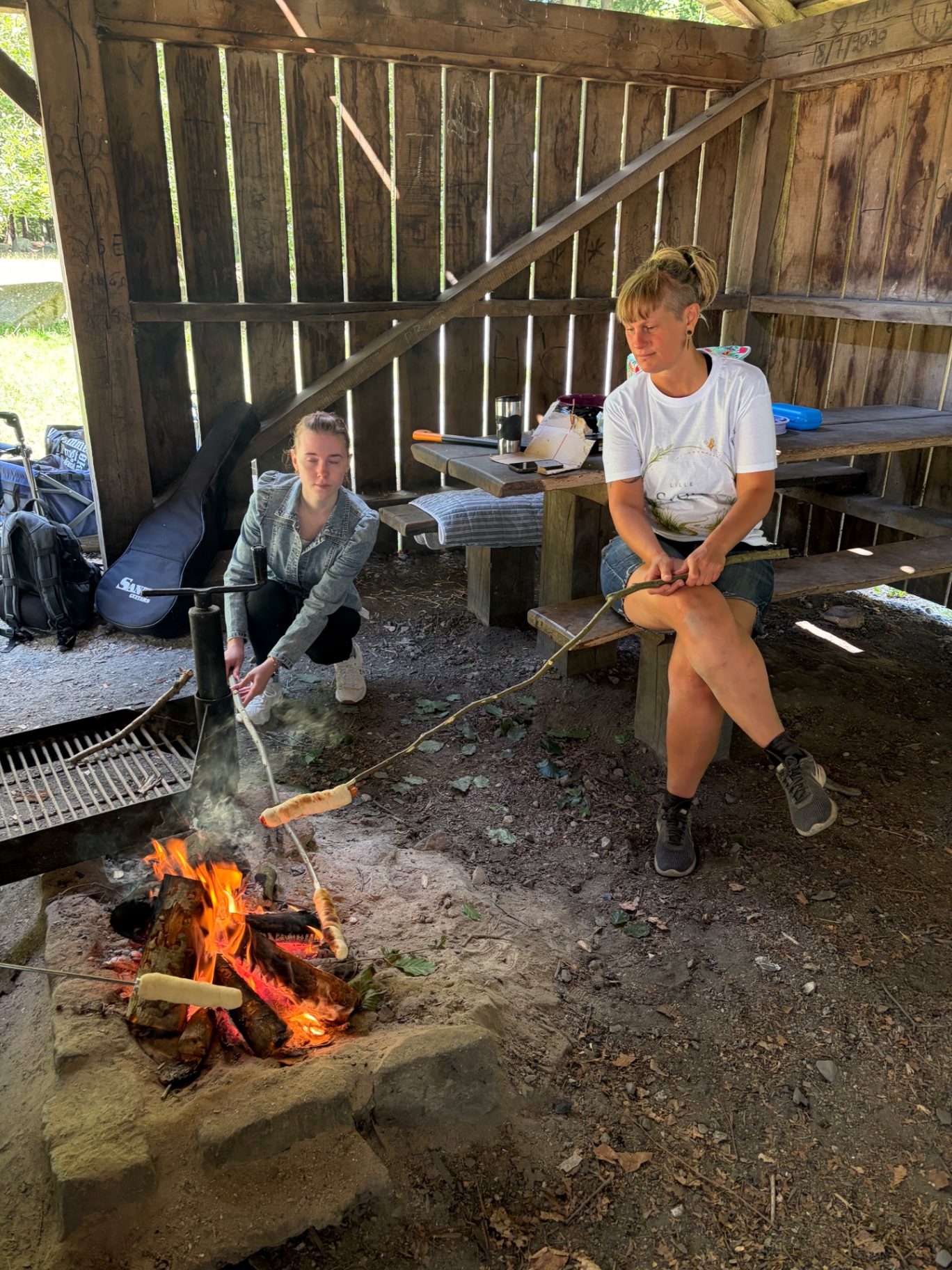 Snobrød bages over flammerne